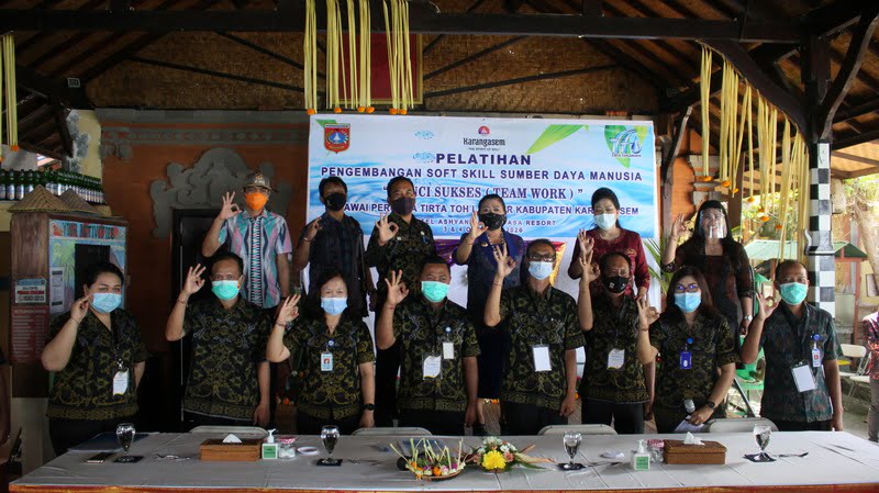 Pelatihan Pengembangan Soft Skill Sumber Daya Manusia - PT. Perumda Tohlangkir Kab.Karangasem